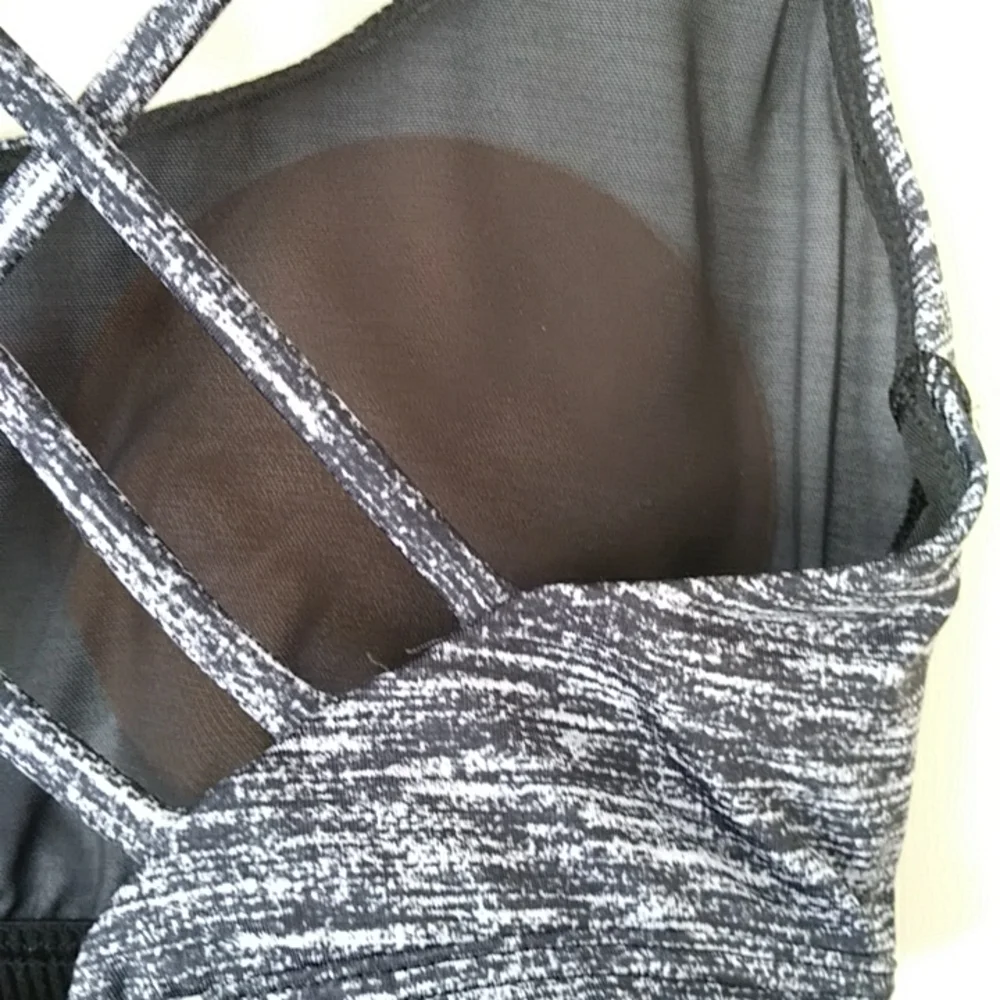 Victoria Sport Strappy Padded Sports Bra M Black White - Picture 15 of 16